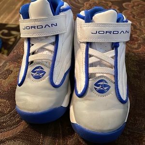 Toddler Boy’s Jordans size 10